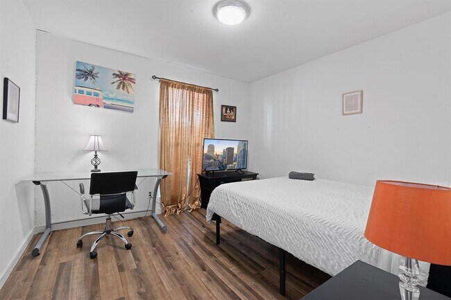 Building Photo - 2603 Parker Ln