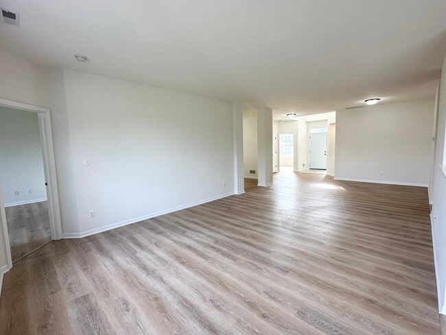 Building Photo - 1308 Charlevoix Way