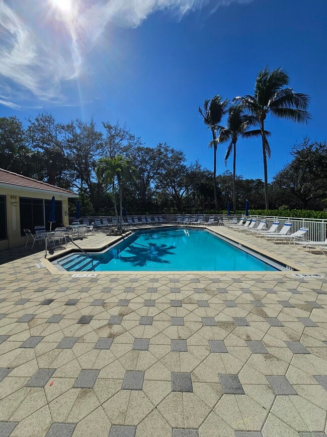 Building Photo - 965 Tarpon Cove Dr