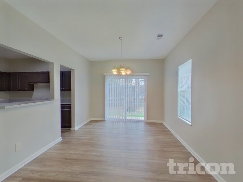 Building Photo - 62 Sweet Thorne Cir