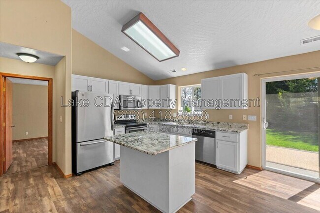 Building Photo - 8920 Torrey Ln