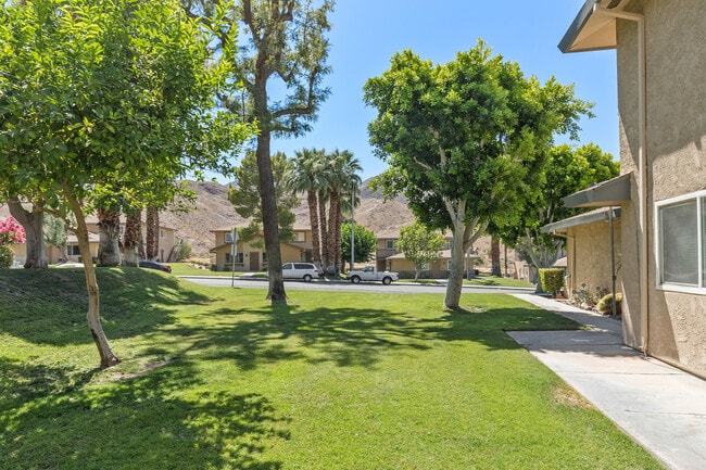 Building Photo - 72629 Edgehill Dr