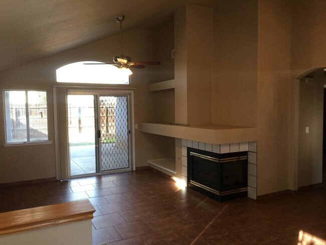 Building Photo - Charming Single-Family Home For Rent!