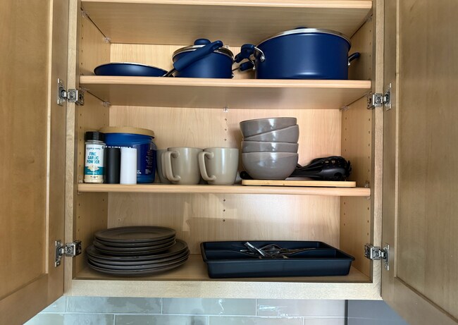 Building Photo - 5-7 Rock City Rd