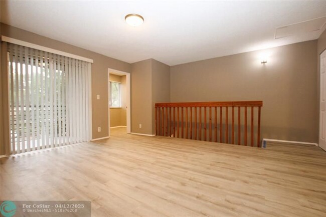 Building Photo - 704 Gardens Dr