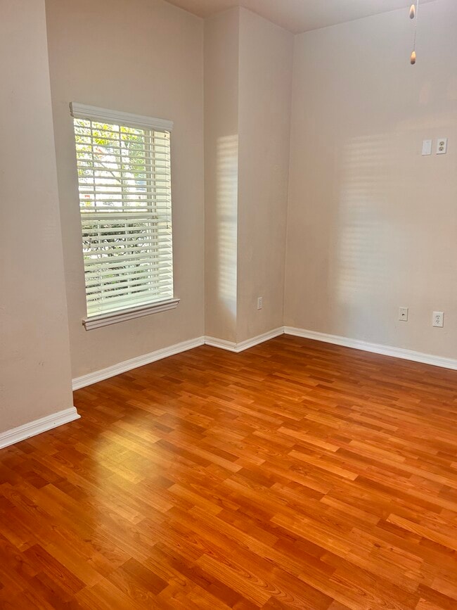 Building Photo - 250 SW 145th Dr