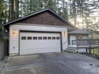 Building Photo - Spacious 4-Bedroom, 2.5 Bath in Quiet Sudd...