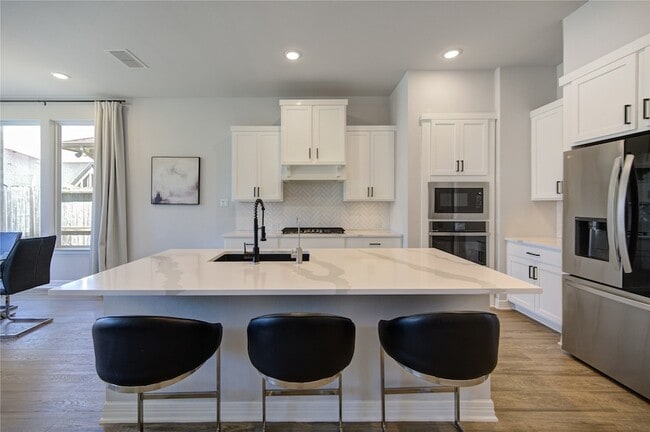 Building Photo - 4110 Sherman Oak Ln