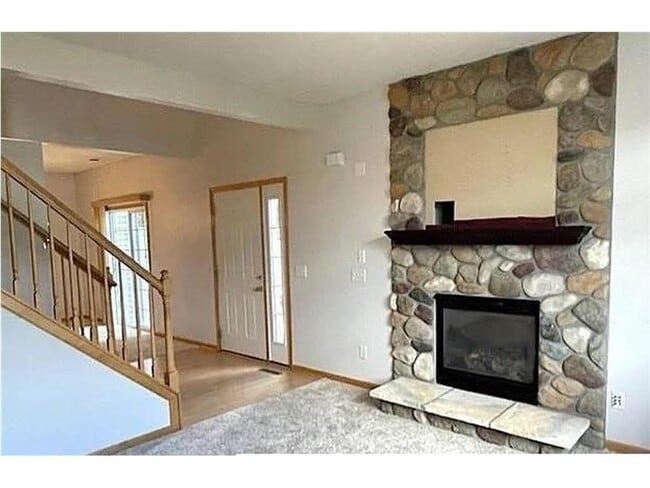 Building Photo - 6597 Olive Ln N