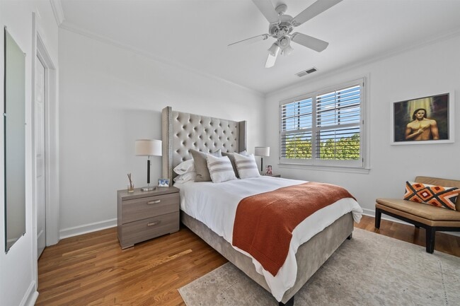 Building Photo - 556 Rienzi Dr