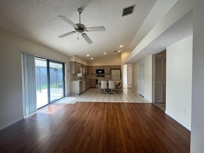 Building Photo - 10448 Water Hyacinth Dr