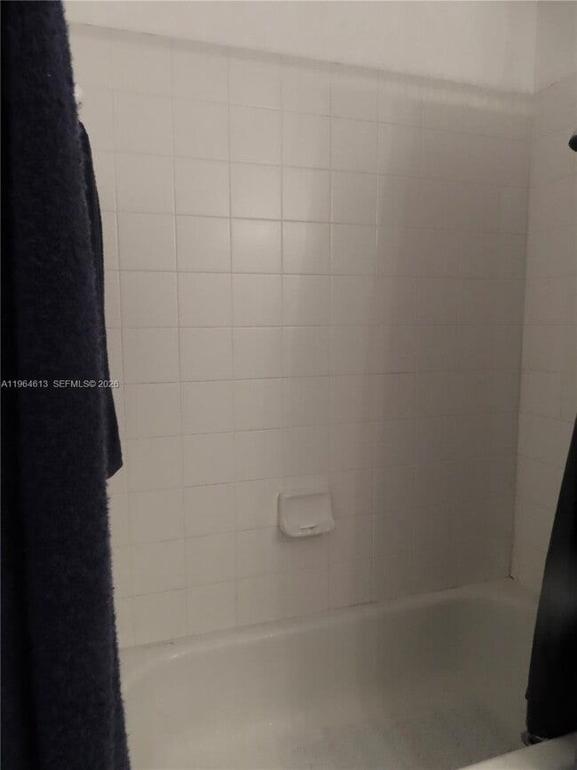 Building Photo - 3398 NE 9th Dr