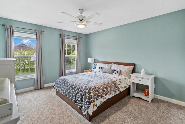 Building Photo - 5173 Claridge Dr