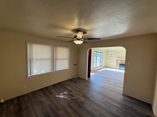 Building Photo - 334 B St