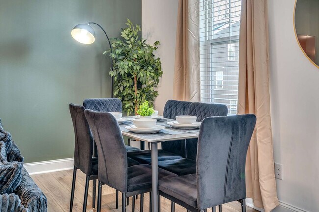 Building Photo - 4016 Bunker Dr