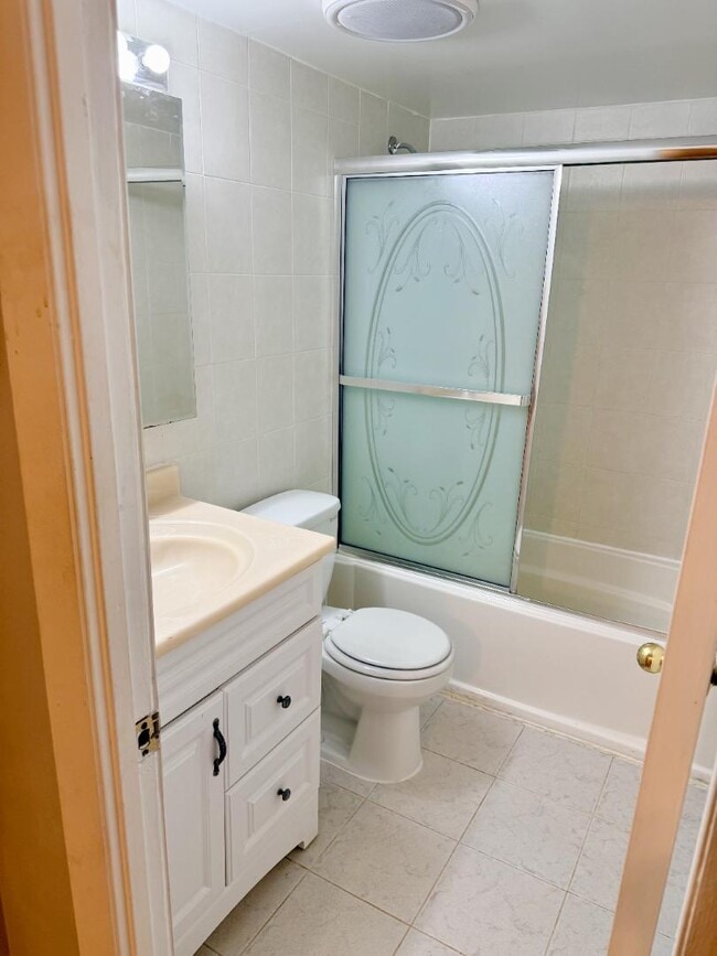 Building Photo - 5 Suntop Ct