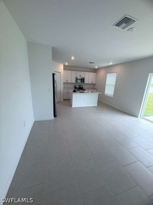 Building Photo - 11613 Savanna Lks Blvd