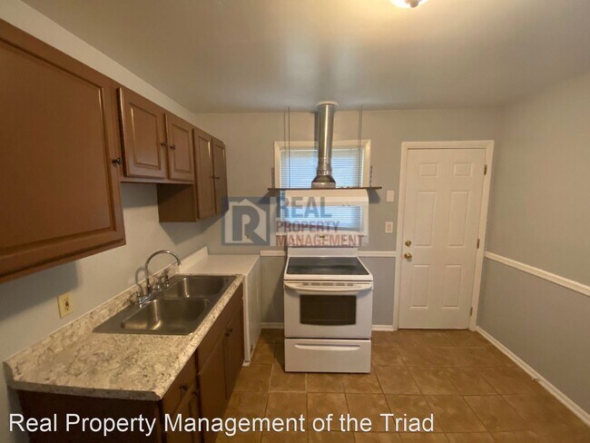 Building Photo - 2 br, 1 bath House - 202 Bingham Street