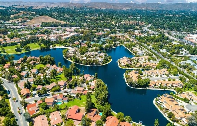 Building Photo - CALABASAS MEDITERRANEAN ESTATE IN THE BELL...