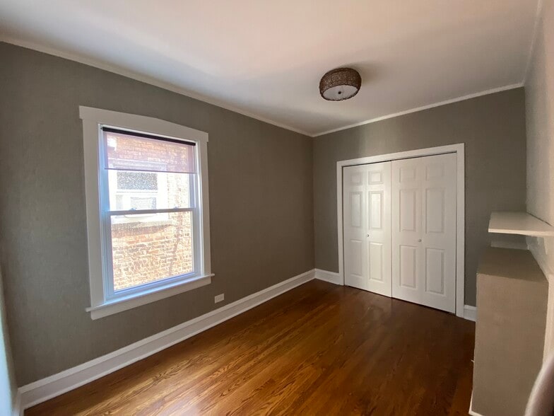Bedroom - 5016 N Major Ave