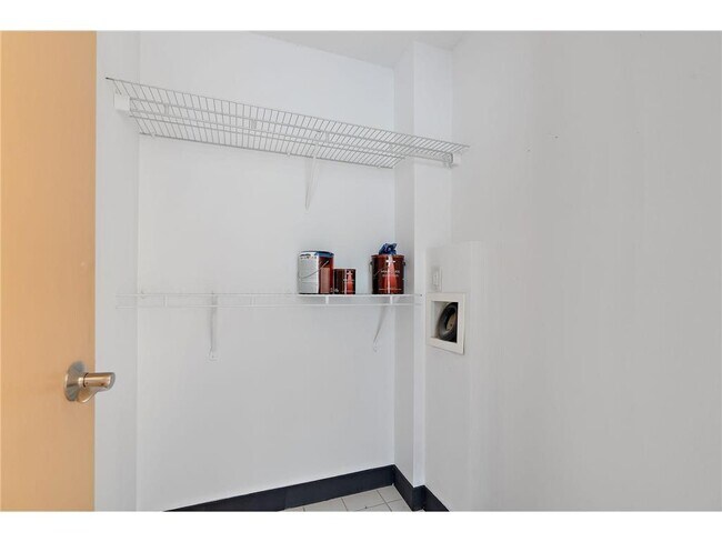 Building Photo - 2800 W 44th St