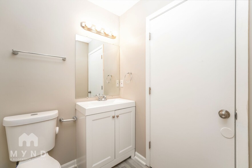 Building Photo - 5034 Leland Dr