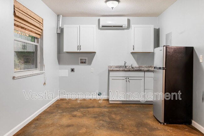 Building Photo - 1 Wellspring Ln