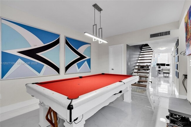 Building Photo - 9179 Fontainebleau Blvd