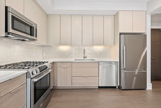 Building Photo - SEPTEMBER 1 - 1 bedroom apartment In Jamai...