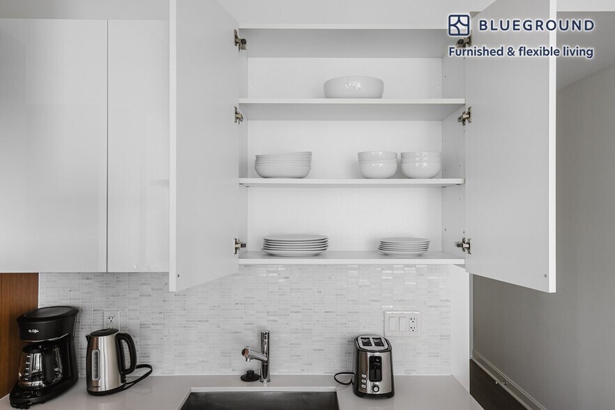 Building Photo - 500 N Lake Shore Dr