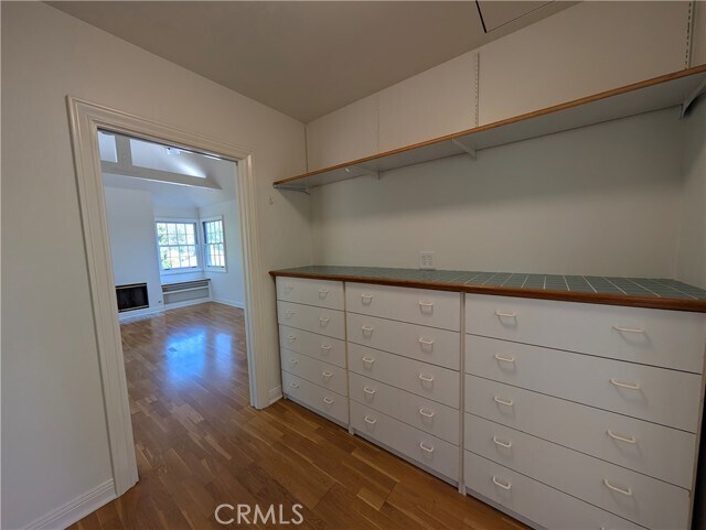 Building Photo - 582 N Sunnyslope Ave