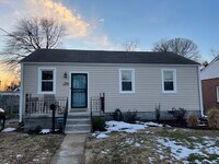 Building Photo - Impeccably Updated 3 BR / 2 BA Ranch