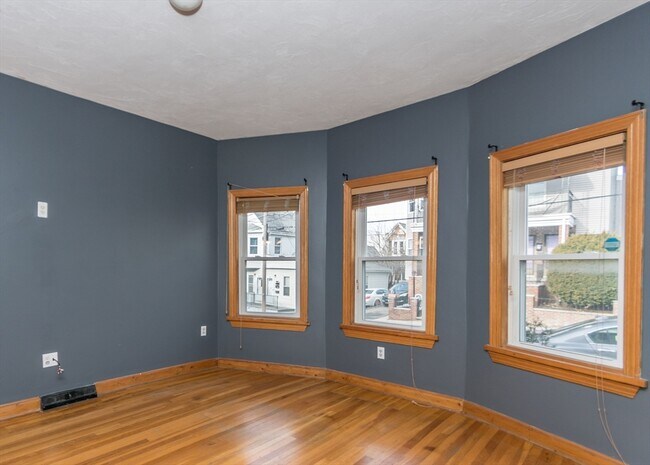 Building Photo - 17 Cleveland Ave