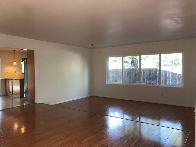 Building Photo - 13535 Celestial Rd