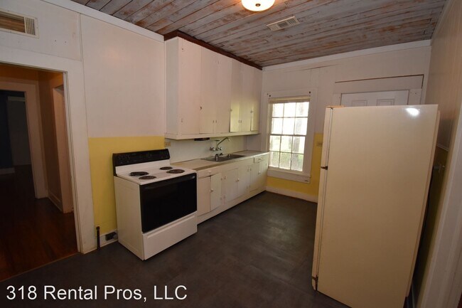 Building Photo - 1 br, 1 bath House - 207 E Texas