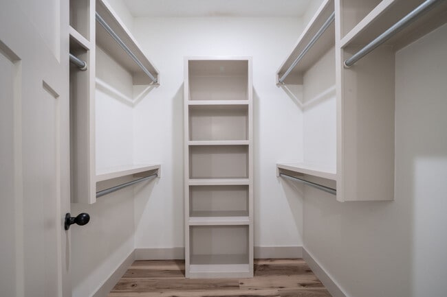 Building Photo - 753 N Gilda St