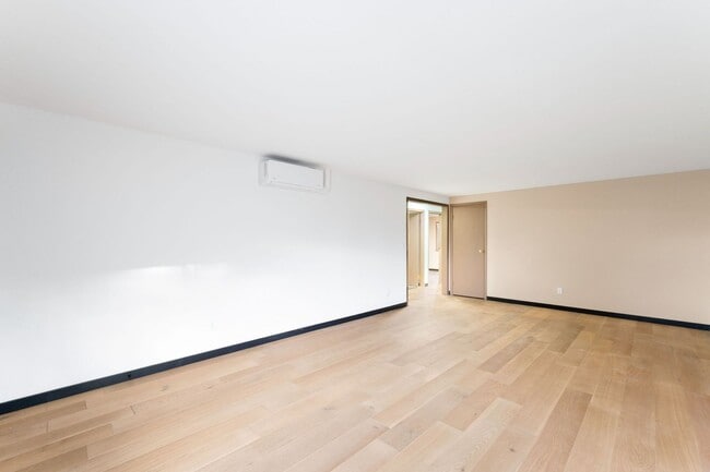 Building Photo - 4BD, 2BA Arvada Half-Duplex with 1-Car Garage and Back Yard