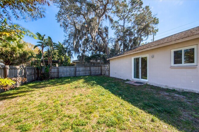 Building Photo - 61 Lake Shore Dr