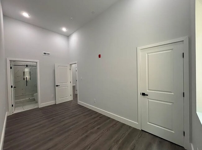 Building Photo - 675 N 41st St
