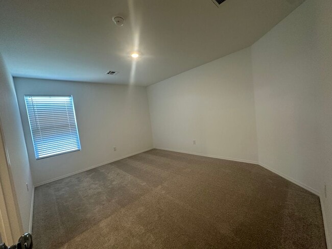Building Photo - *Newly Built* 3 Bed 2 Bath 2 Car Garage