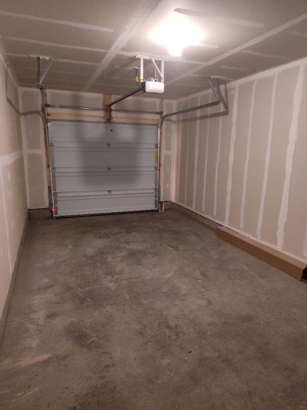 Building Photo - 409 Willowshire Ct