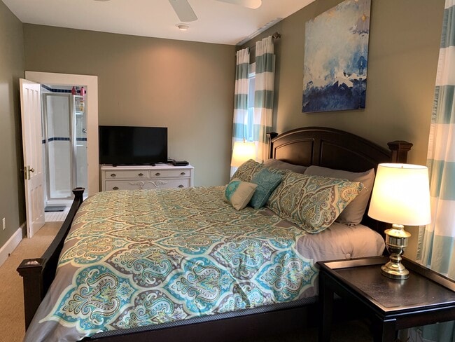 Building Photo - 299 Nelson Ave