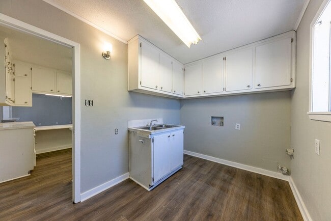 Building Photo - 67 Mohawk Dr