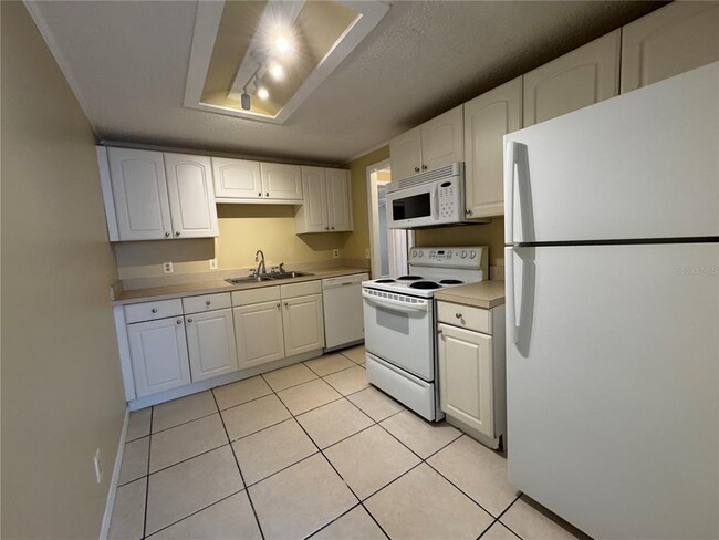 Building Photo - 359 Chaucer Ct