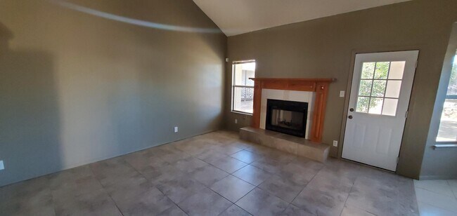 Building Photo - 12525 Tierra Cuervo Dr