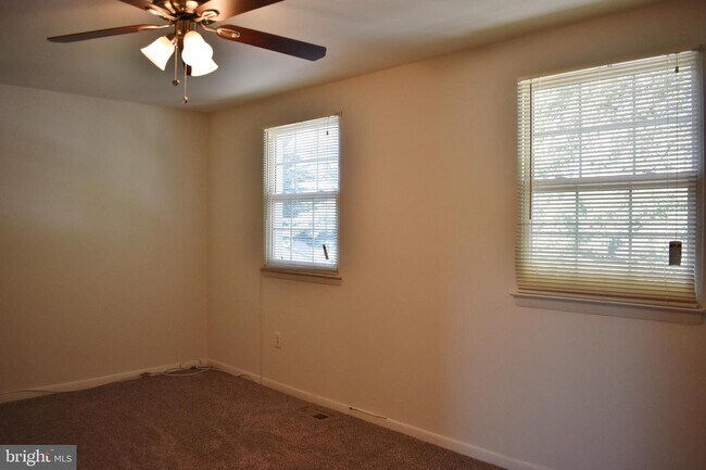 Building Photo - 6468 Mt Vernon Ln