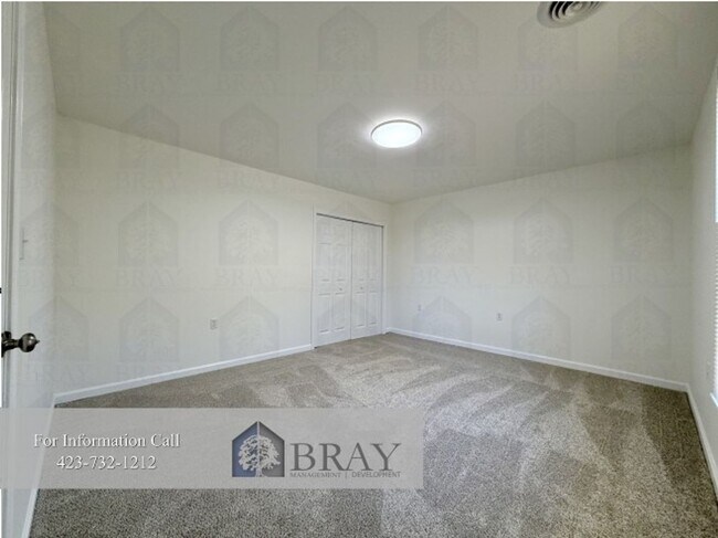 Building Photo - 307 Honeysuckle Dr