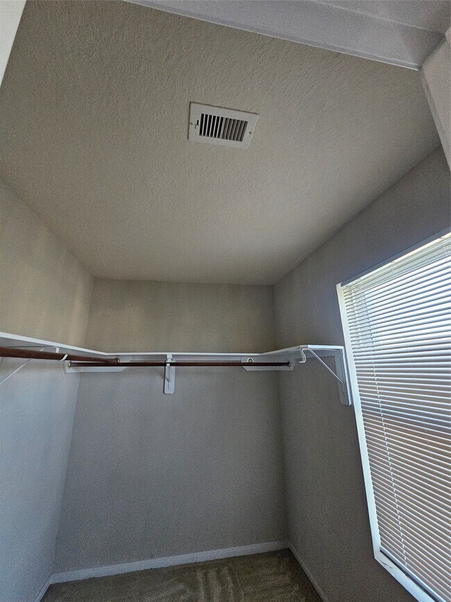 Building Photo - 11015 Walkup Way