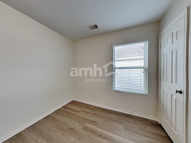 Building Photo - 16843 Blackberry Lily Ln