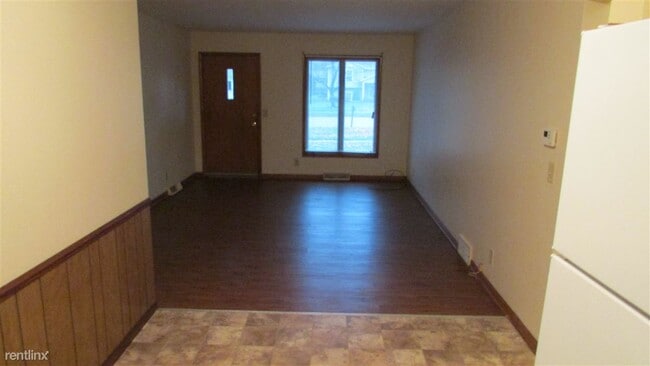 Building Photo - 3 br, 1 bath Duplex - Wilson 4261